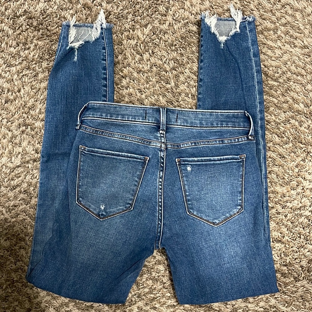 Abercrombie & Fitch Mid-Rise Super Skinny Ankle jeans